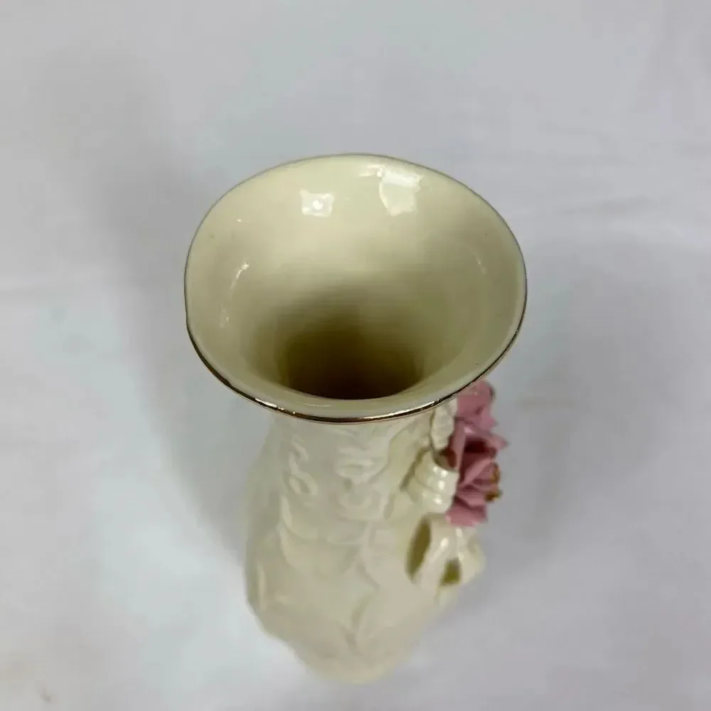 Elegant Ivory Porcelain vase w/pink roses and gold trim